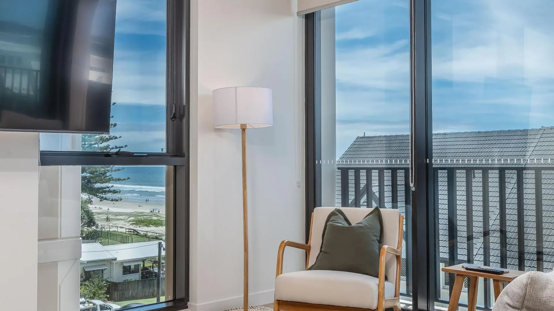 Hemingway Palm Beach - Premium Oceanview Apartments By Burleigh Letting Gold Coast